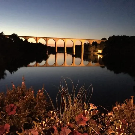 Maison La Roche D'hotes Le Vigeant