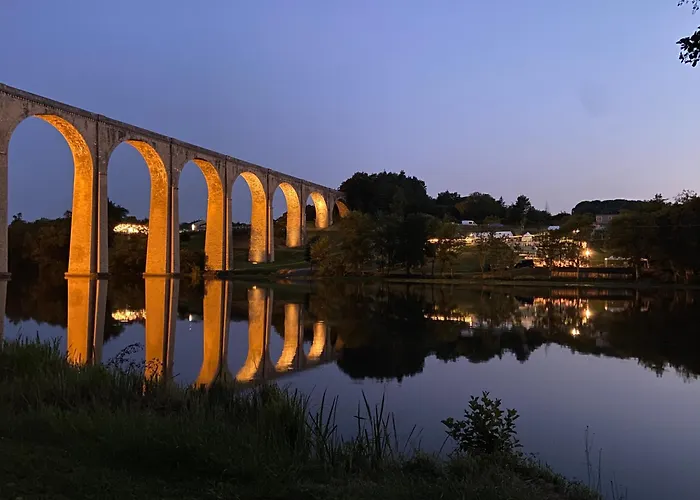 Maison La Roche D'hotes 4* Le Vigeant